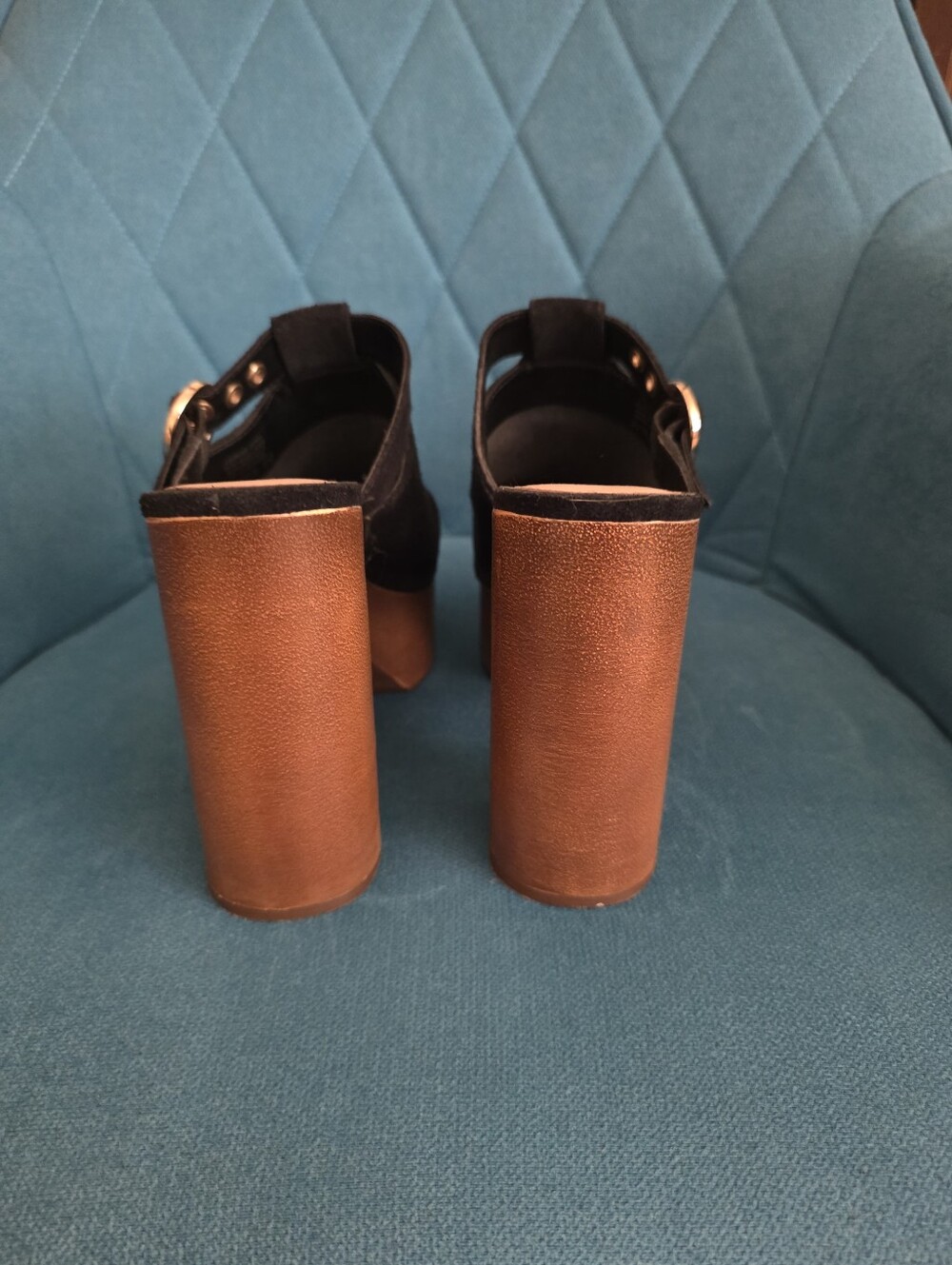 Gianni Bini - Black Suede Platform Mules with Gold Accent (8) w 4 Inch Heel - Picture 2 of 3